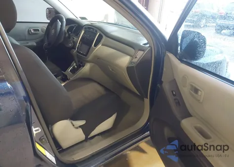 2005 Toyota Highlander V6 from USA, damaged, VIN JTEEP21A850108373